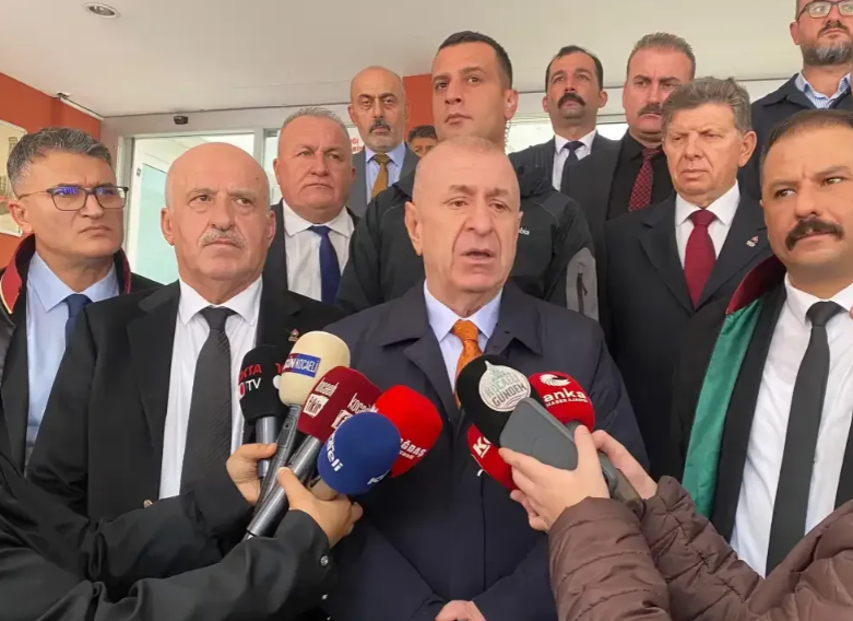Ümit Özdağ’ın Kocaeli’ndeki Davası Ertelendi